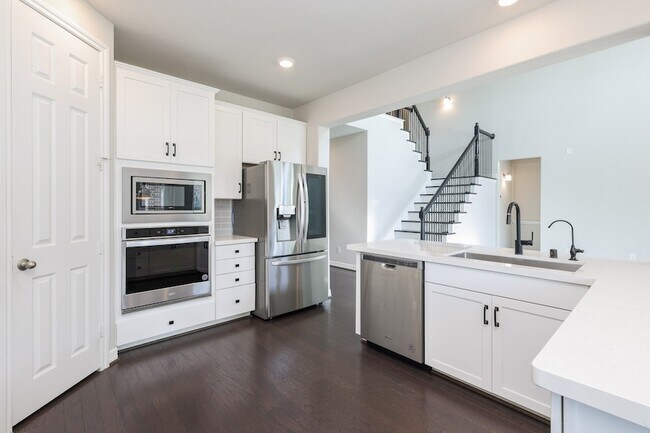 Building Photo - 2119 Stargrass Dr