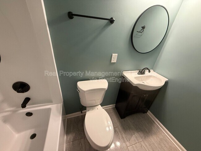 Building Photo - 600 Tipperary Dr