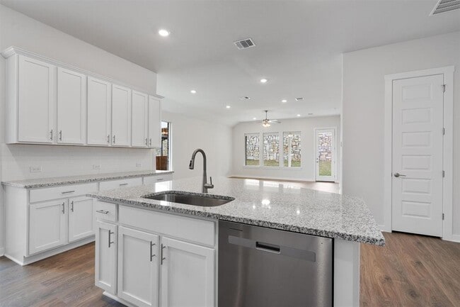 Building Photo - 305 Barton Run Dr