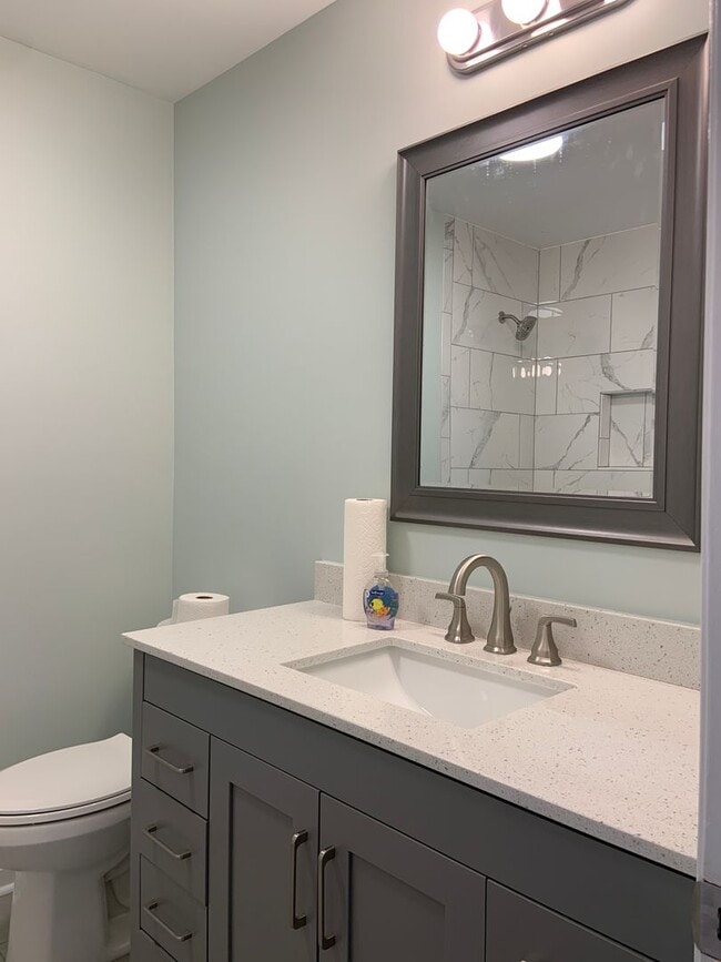 Building Photo - 3 BR House near Guilford College w/ Garage