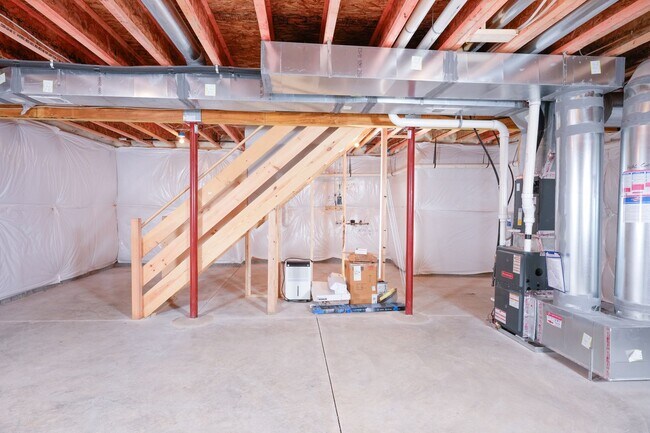 Building Photo - 245 Hollyhock Dr