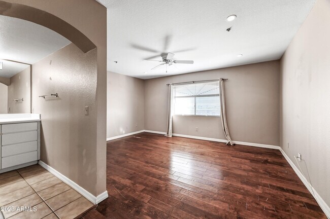 Building Photo - 5104 N 32nd St