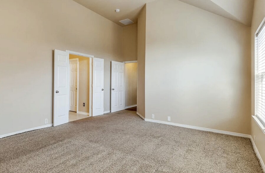 Building Photo - 11431 Wovenedge Ct
