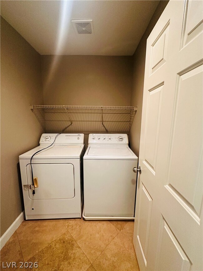 Building Photo - 5071 Penryn Ct