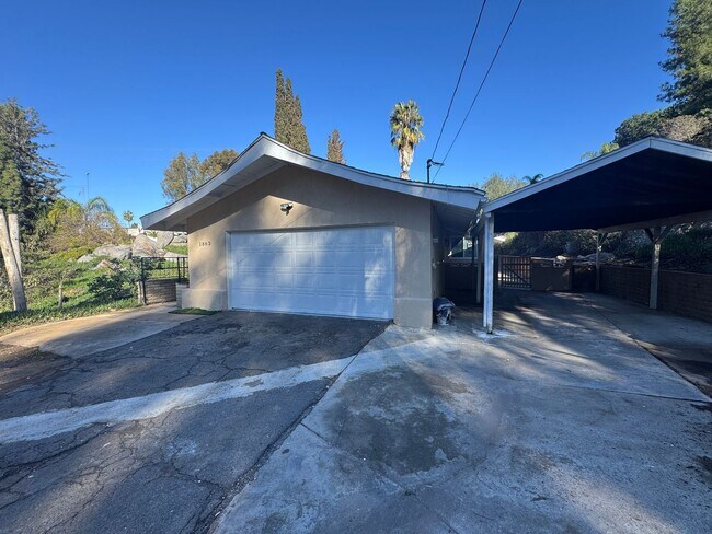 Building Photo - 3 Bedroom Home in Mt. Helix