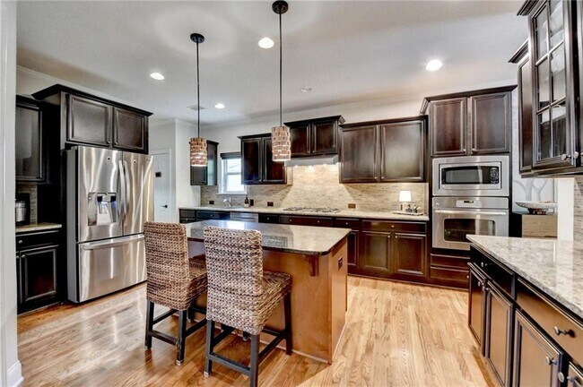 Building Photo - 11034 Estates Cir