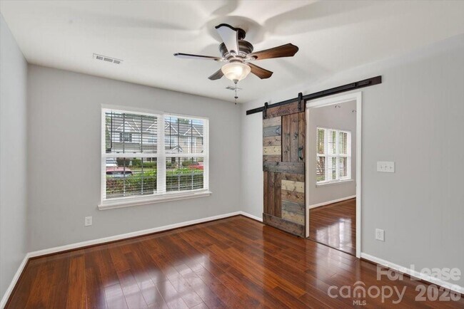 Building Photo - 3445 Broadwick St