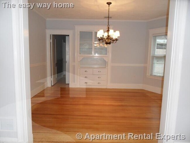 Building Photo - Medford/Tufts 2+ Bedroom - Dishwasher - La...