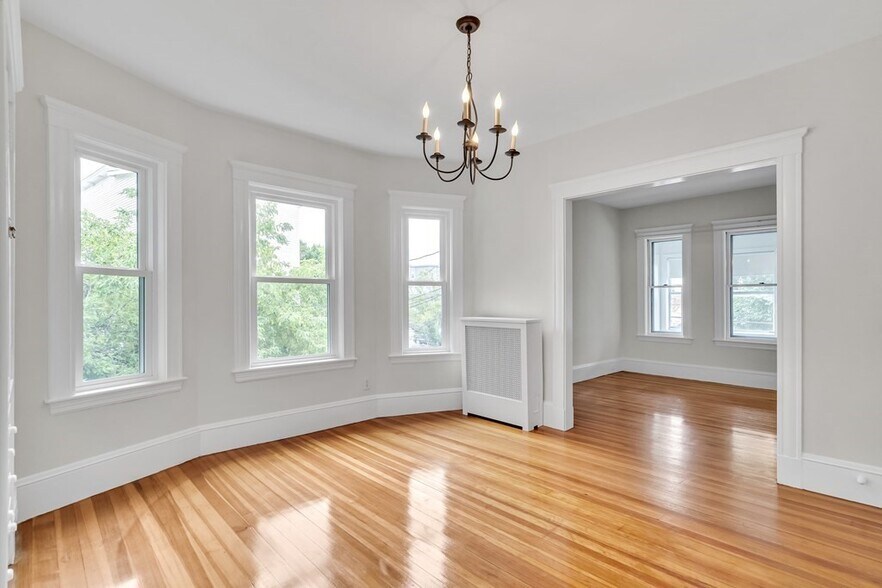 Building Photo - 9 Victoria St