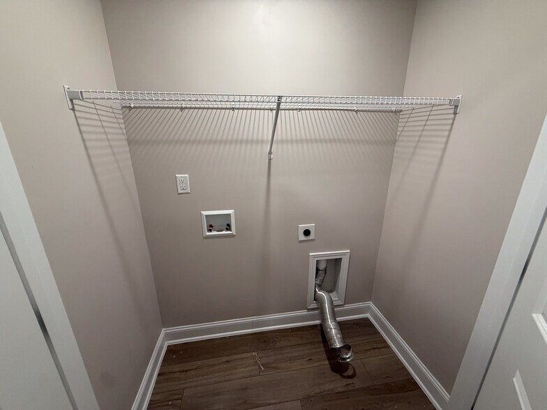 Building Photo - 147 Hyacinth Ln