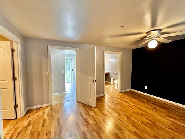 Building Photo - Rare Kent Gem, 3 BR | 3 BA | 2 DEN | 0.41 ...