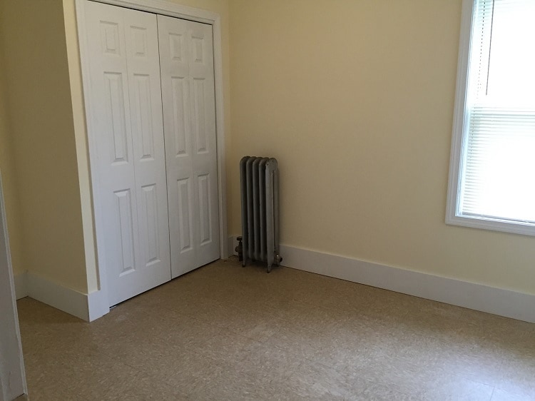 Second bedroom w closet - 25 Plunkett St