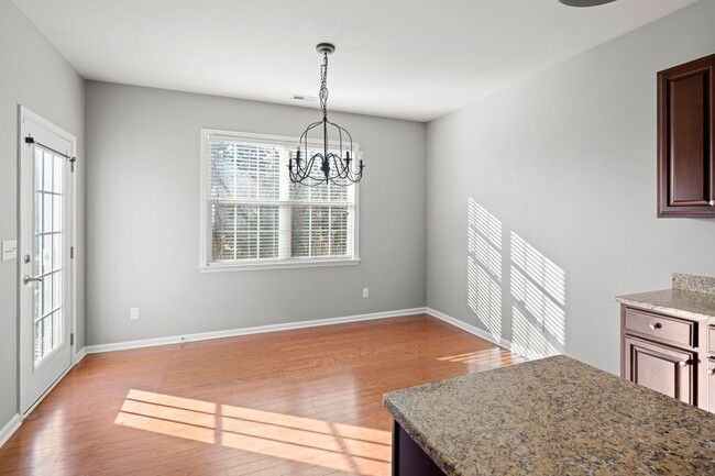 Building Photo - Wonderful Home in Arden