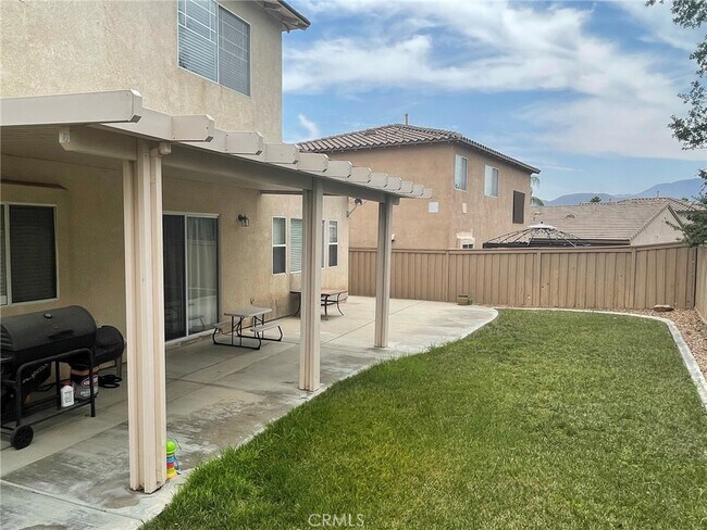 Building Photo - 43093 Teramo St