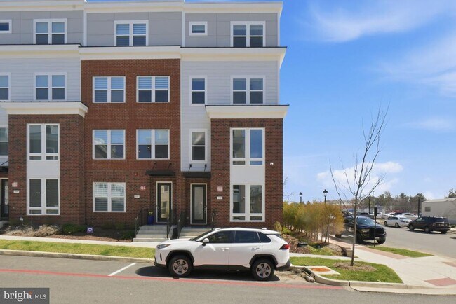 Building Photo - 3599 Aster St