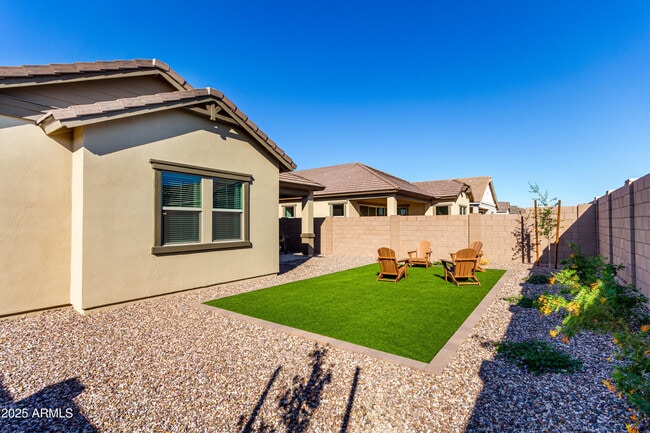 Building Photo - 22433 E Cattle Dr