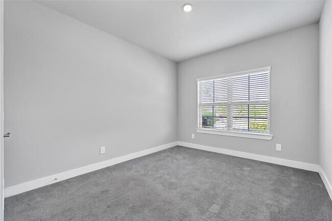 Building Photo - 10329 S Goshawk Trl