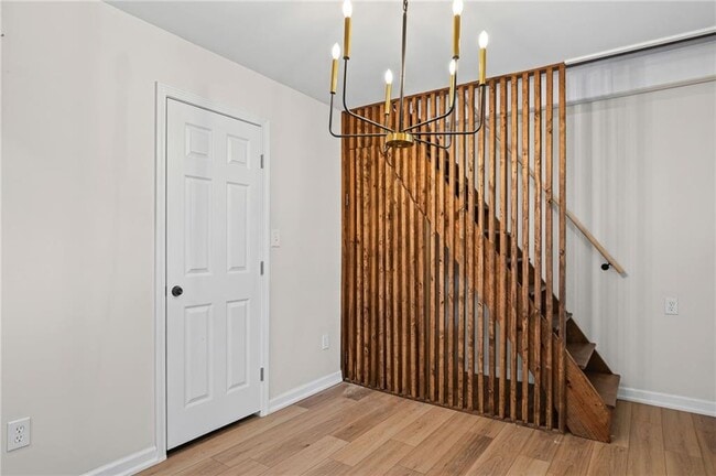 Building Photo - 1467 Ryan St SW