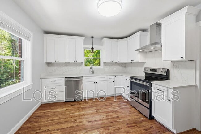 Building Photo - 2043 Wappoo Dr