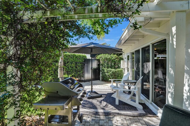 Building Photo - 221 N Swinton Ave