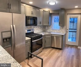 Building Photo - 2625 Manton St