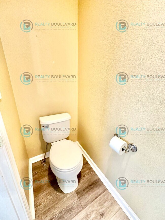 Building Photo - Open Layout, Big Yard, Great Location—This One Has It All!