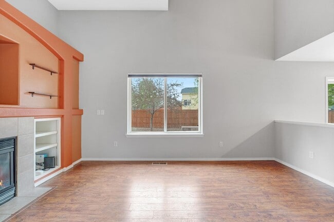 Building Photo - 6510 Stagecoach Ave