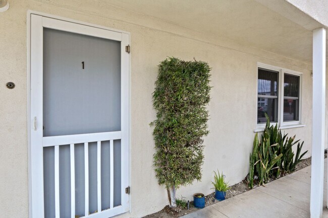 Primary Photo - 75 Glendora