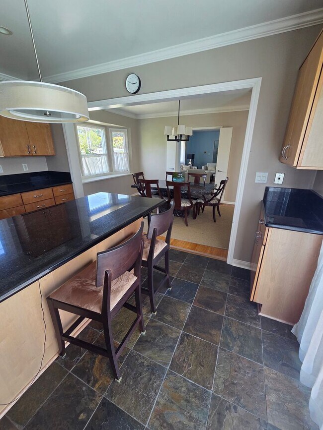 Building Photo - 1501 Edris Dr