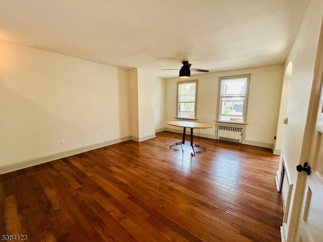 Building Photo - 60 James St