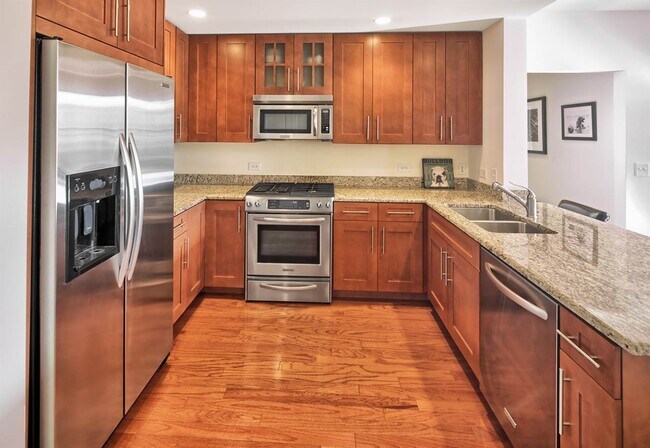 Building Photo - 1125 Maxwell Ln