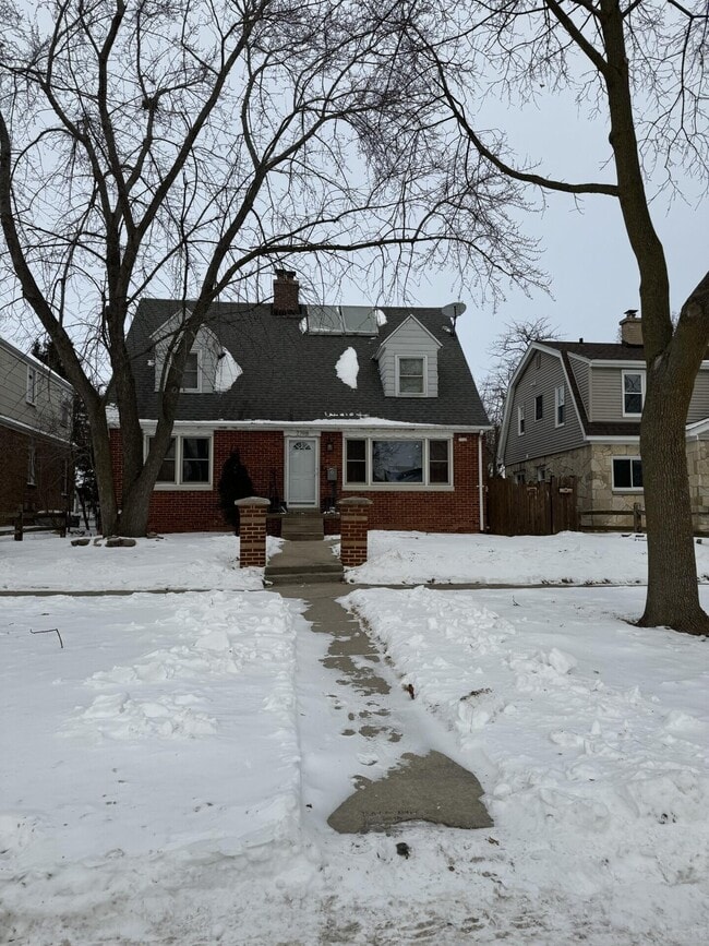 Building Photo - 7710 W Keefe Ave