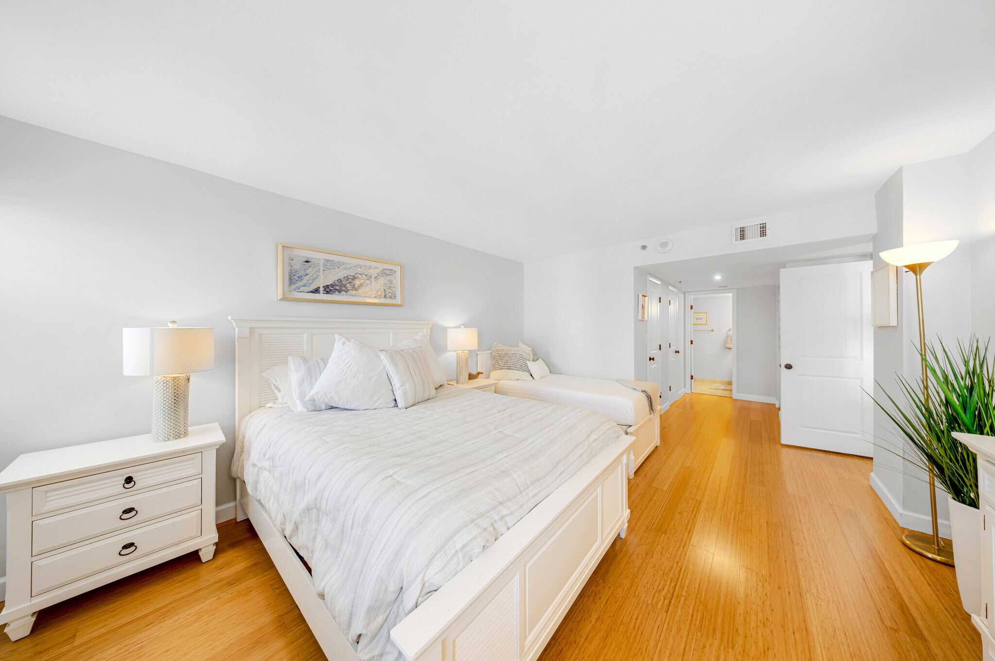 Building Photo - 1201 S Ocean Dr