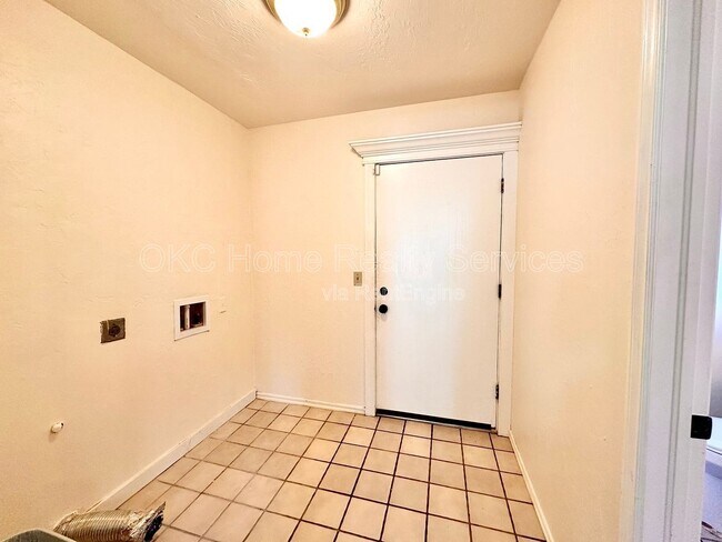 Building Photo - 4232 NW 144th St