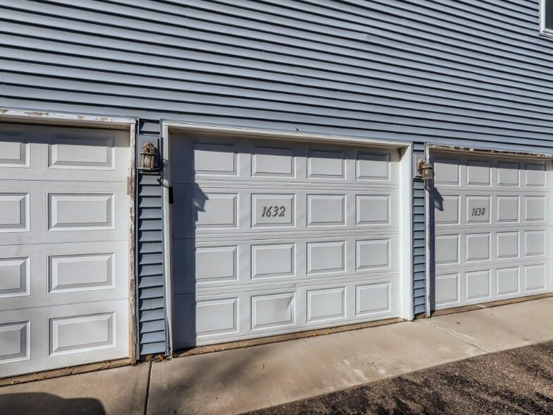 Building Photo - 1632 Helena Rd N
