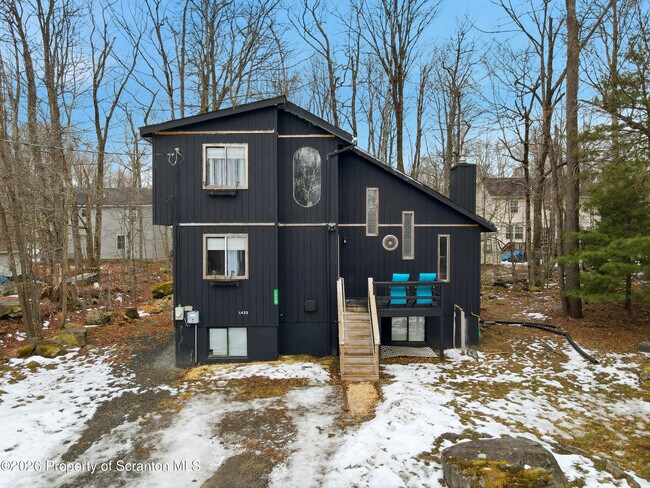 Building Photo - 1379 Winding Way