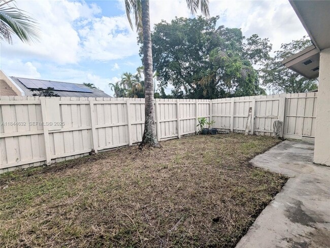 Building Photo - 1322 Sandpiper Blvd