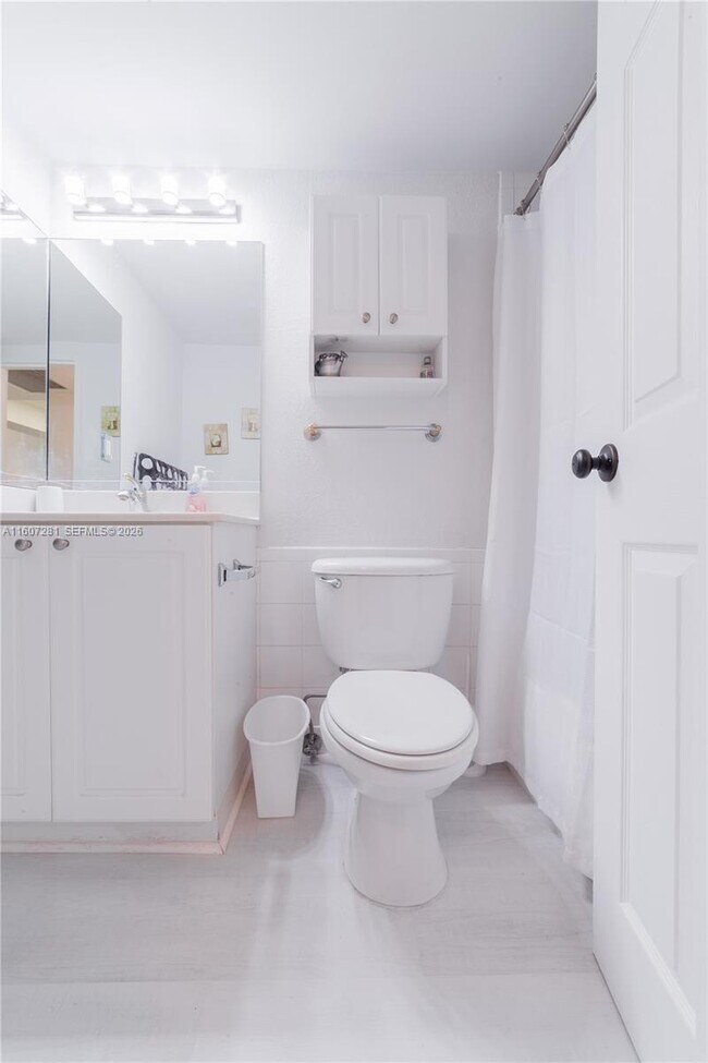 Building Photo - 2501 S Ocean Dr