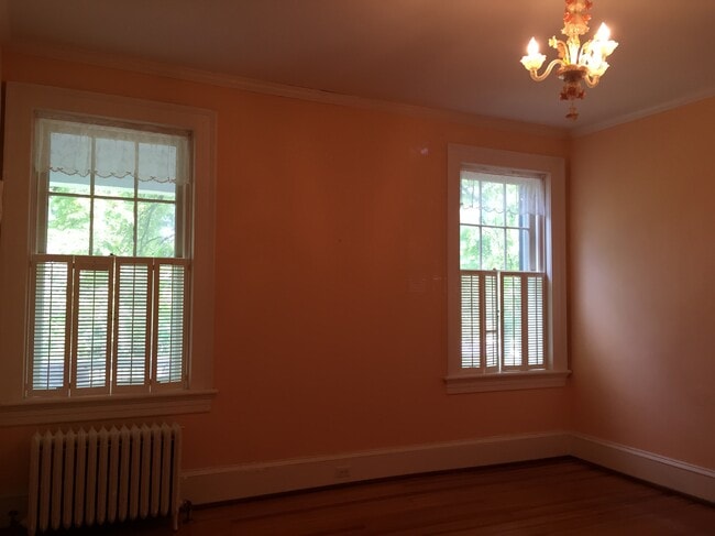 Bedroom - 1403 N Augusta St