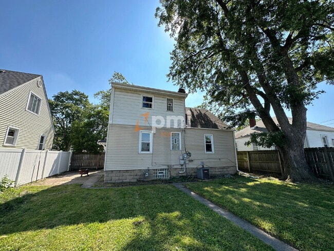 Building Photo - 7414 Tapper Ave