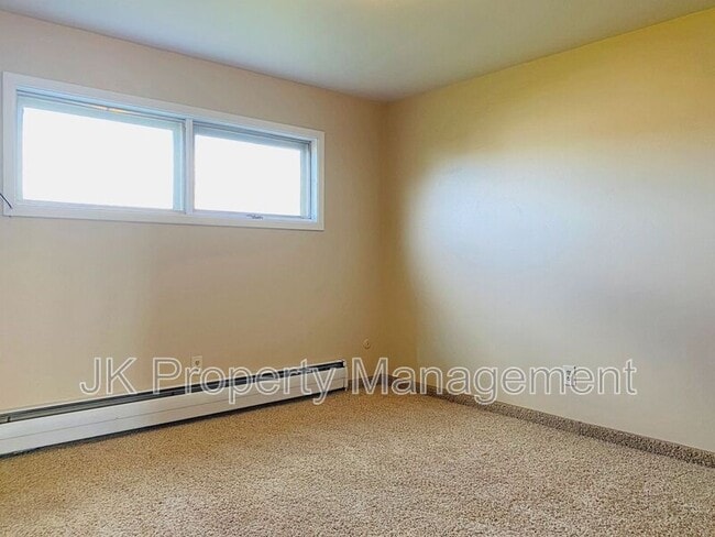 Building Photo - 2100 4th St NE