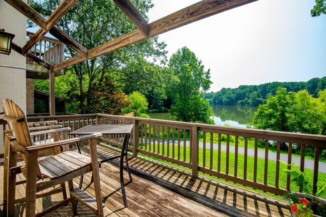 Building Photo - 7261 Dockside Ln