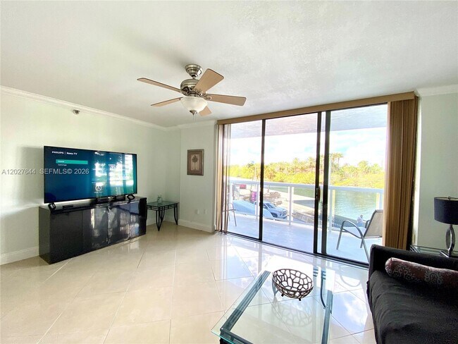 Building Photo - 20505 E Country Club Dr