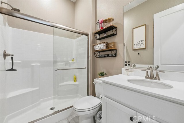 Building Photo - 155 Spectacle