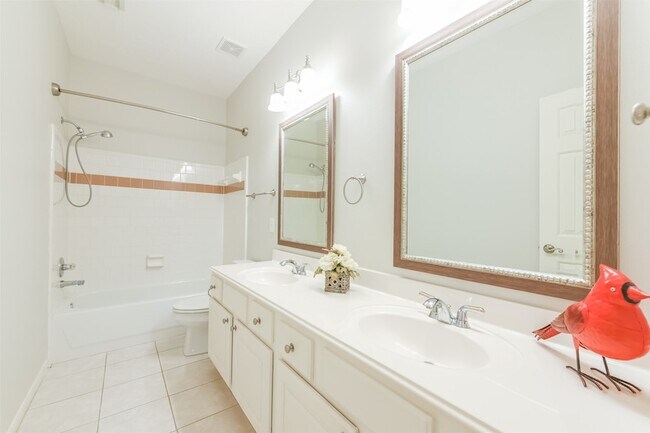 Building Photo - 14610 Farrawood Dr