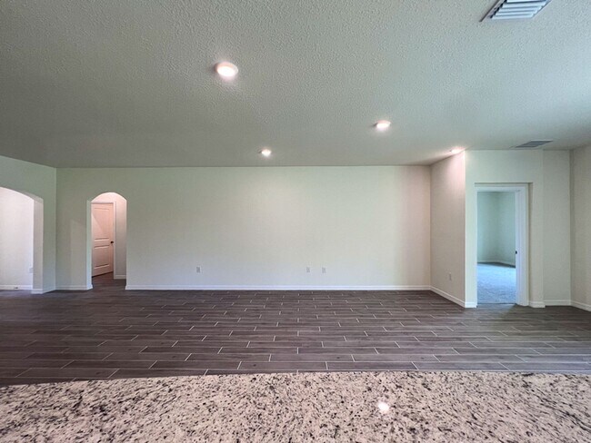 Building Photo - 1315 NW 132nd Cir
