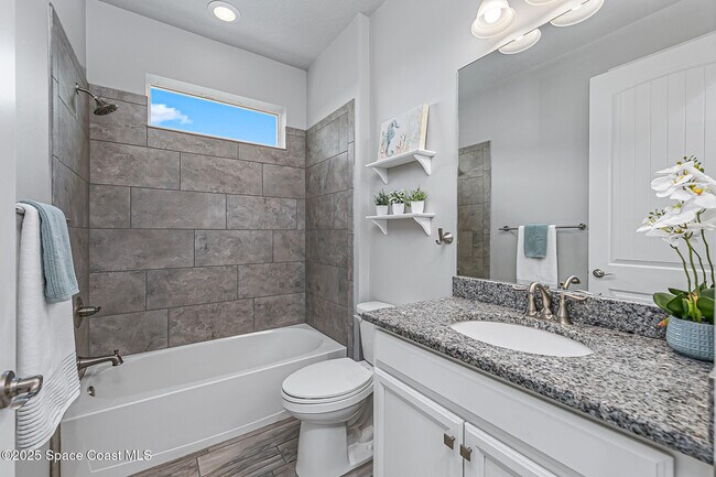 Building Photo - 7544 Loren Cove Dr