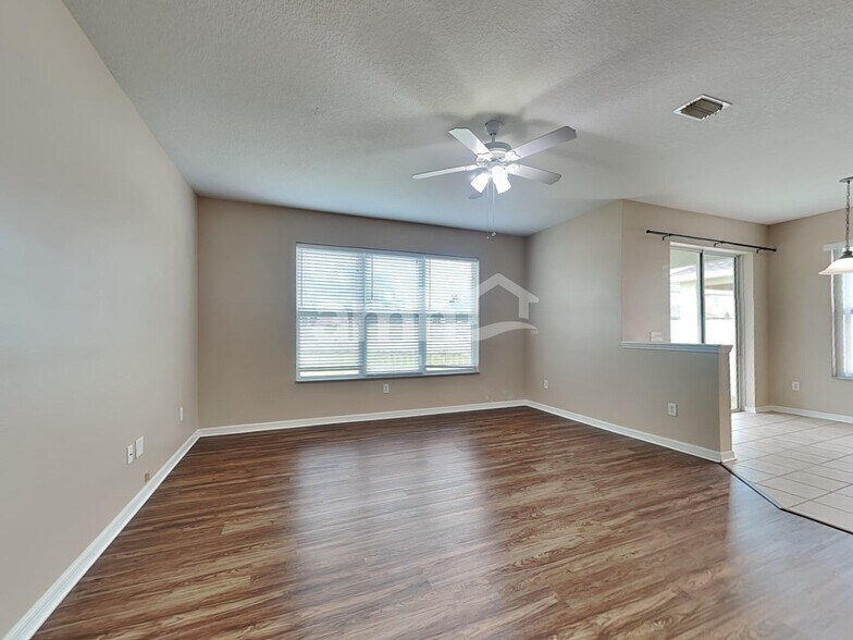 Building Photo - 30652 Palmerston Pl