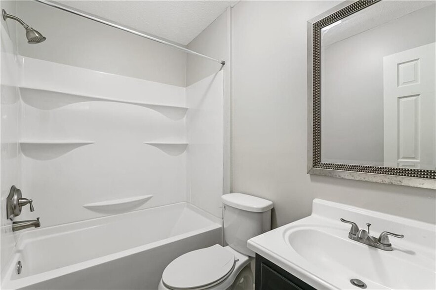 Building Photo - 6290 Love St