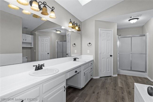 Building Photo - 8808 Skypark Dr